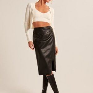 STUNNING Abercrombie Vegan Leather Midi Skirt w/ Slit 🖤⚫️🕸